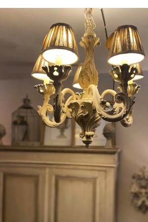 LAMPADARI
