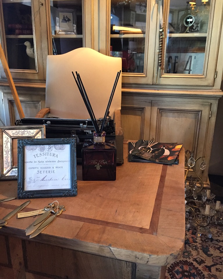 Falegnameria e Decorazione del Mobile Falegnameria e Decorazione del Mobile